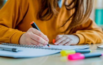 Ngữ pháp về dấu phẩy và dạng câu Run-on trong TOEIC